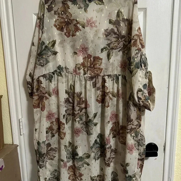 Torrid Sheer Floral Chiffon High Low Tunic Shirt Dress Plus Sz 4 Ivory Gold - Picture 3 of 5